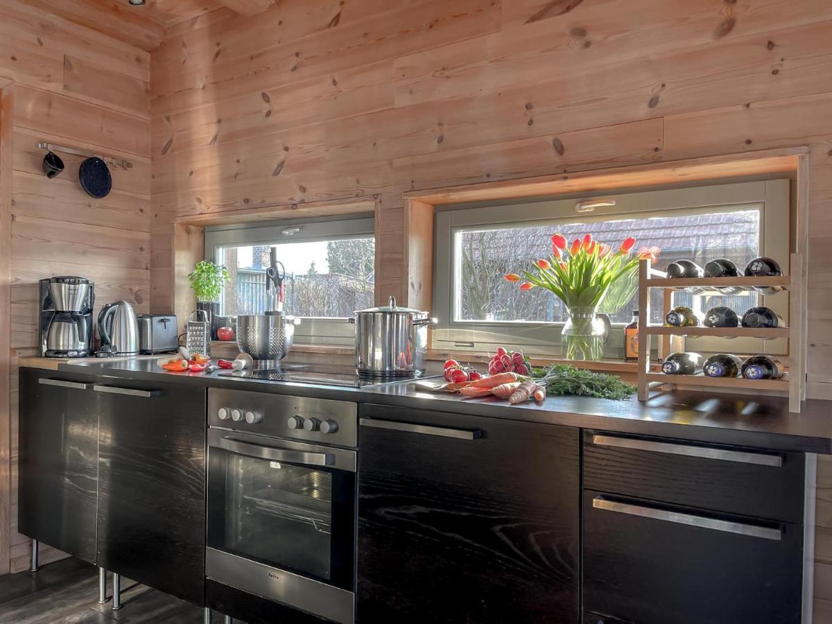 Traumhaff Kustenchalets: Lärchenwoodchalets mit Kamin und Sauna an der Ostsee Vogelsang-Warsin Exterior photo